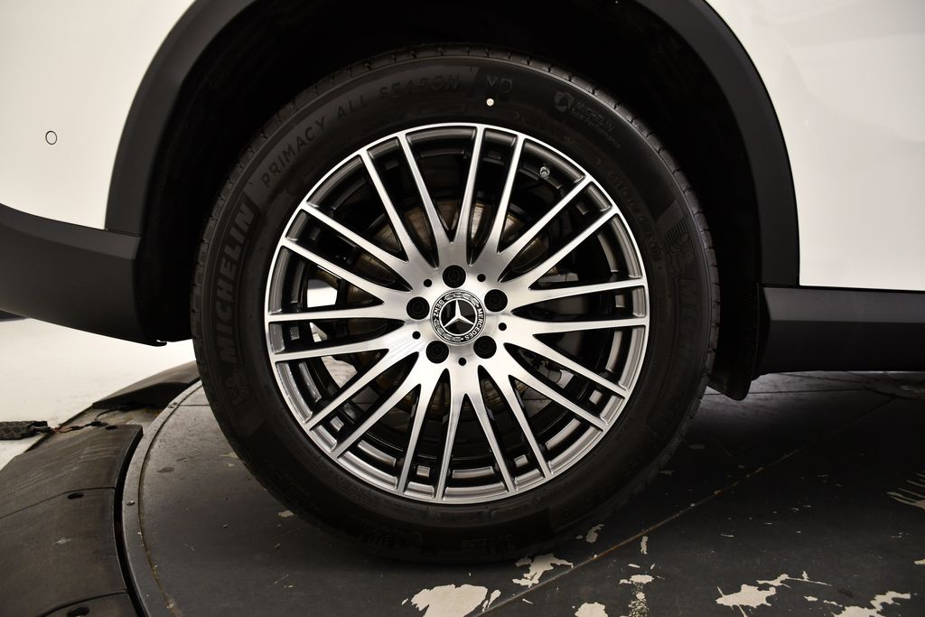 Thumbnail: 2025 Mercedes-Benz GLC - 15