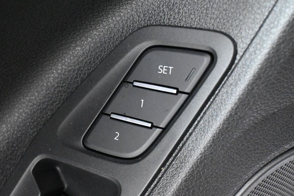 Thumbnail: 2025 Audi Q3 - 28