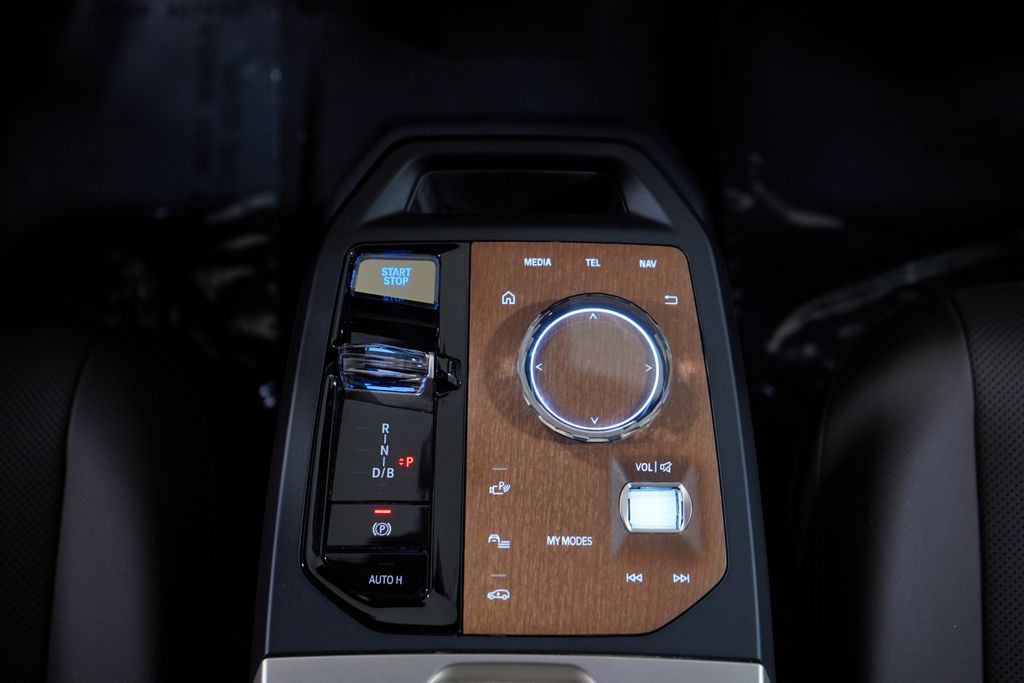 Thumbnail: 2023 BMW iX - 14