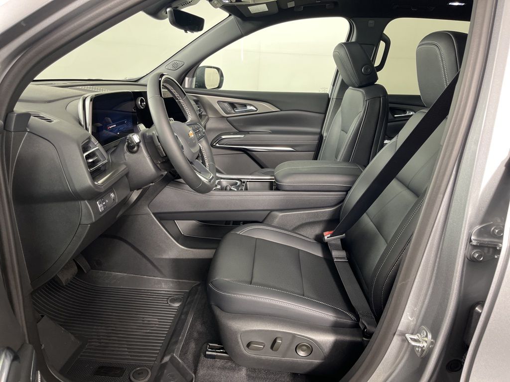 Thumbnail: 2026 Chevrolet Traverse - 25