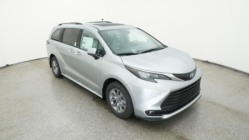 Thumbnail: 2025 Toyota Sienna - 31