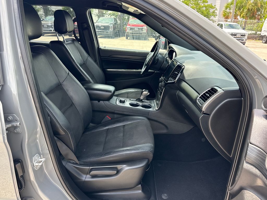 Certified Used 2020 Gray Jeep Altitude image 24