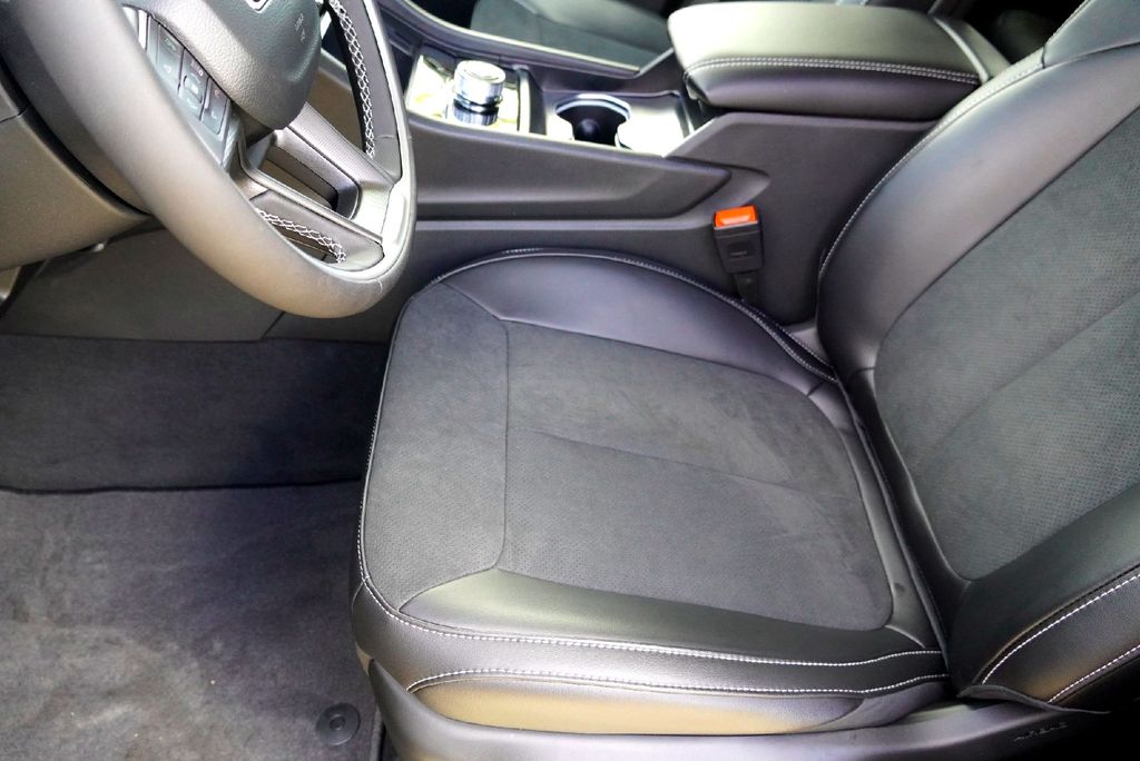 New Car 2025 Jeep Grand Cherokee  Laredo For Sale Under $50,000 In Taylor, Texas