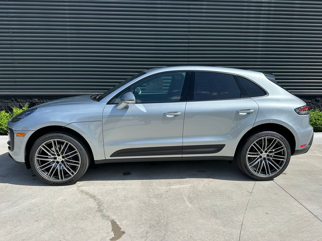 2025 Porsche Macan  2