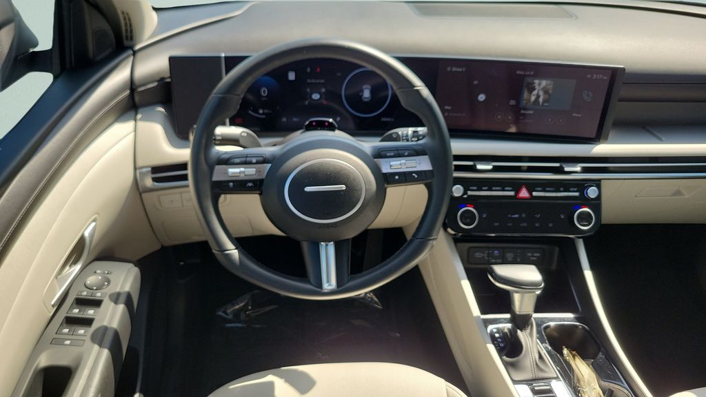 Certified Used 2025 White Hyundai SEL Convenience image 12