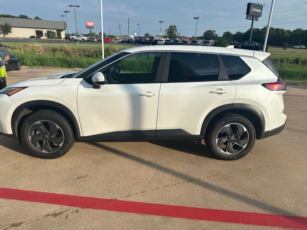 White Pearl 2025 Nissan Rogue SUV / Crossover Front-Wheel Drive Continuously Variable Transmission