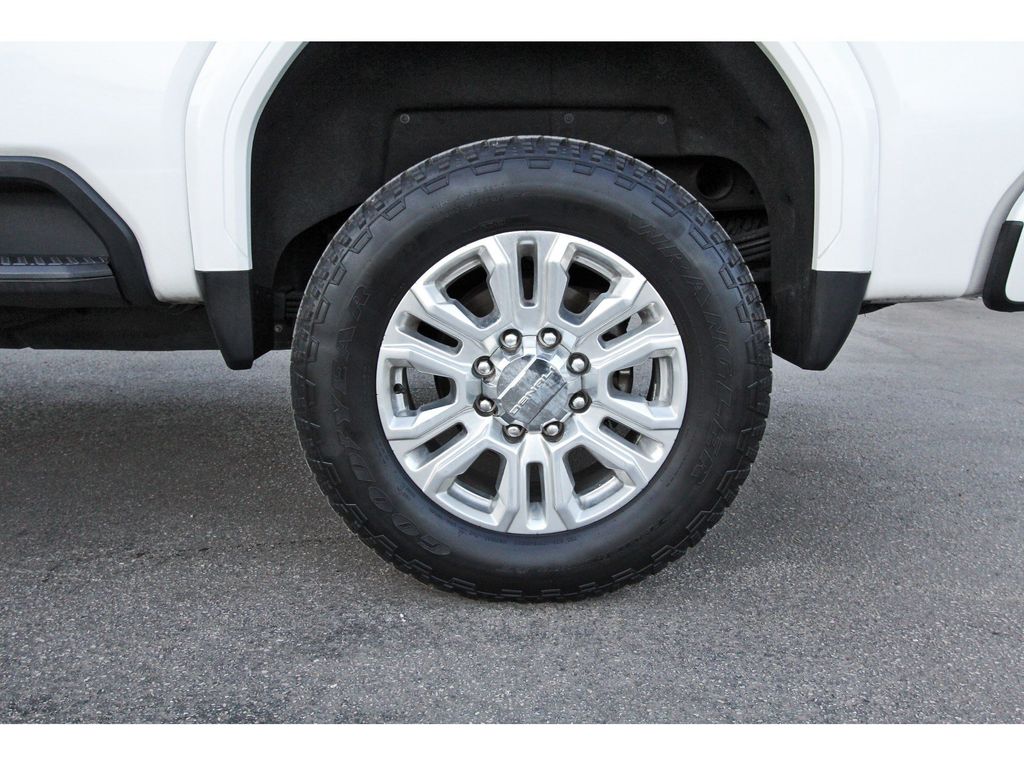 2022 GMC Sierra 2500HD Denali White at EAG Ford Navasota