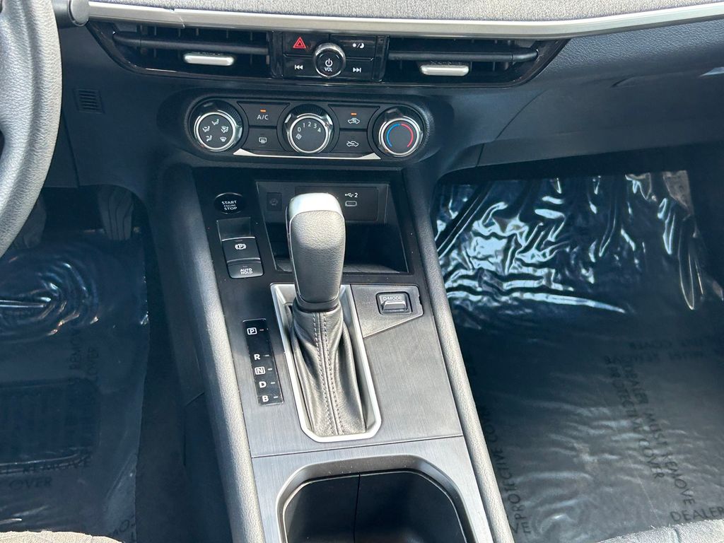 Used 2025 Nissan Kicks SUV