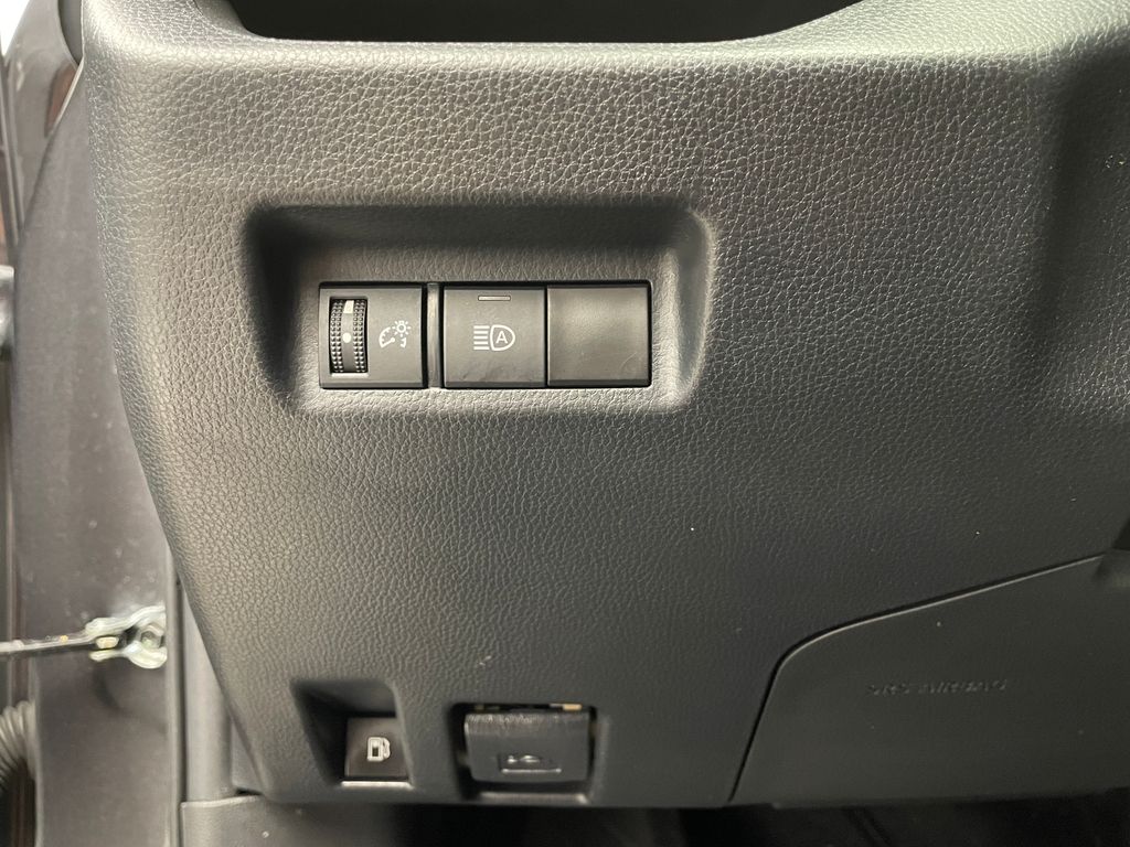 2023 Toyota RAV4 LE 19