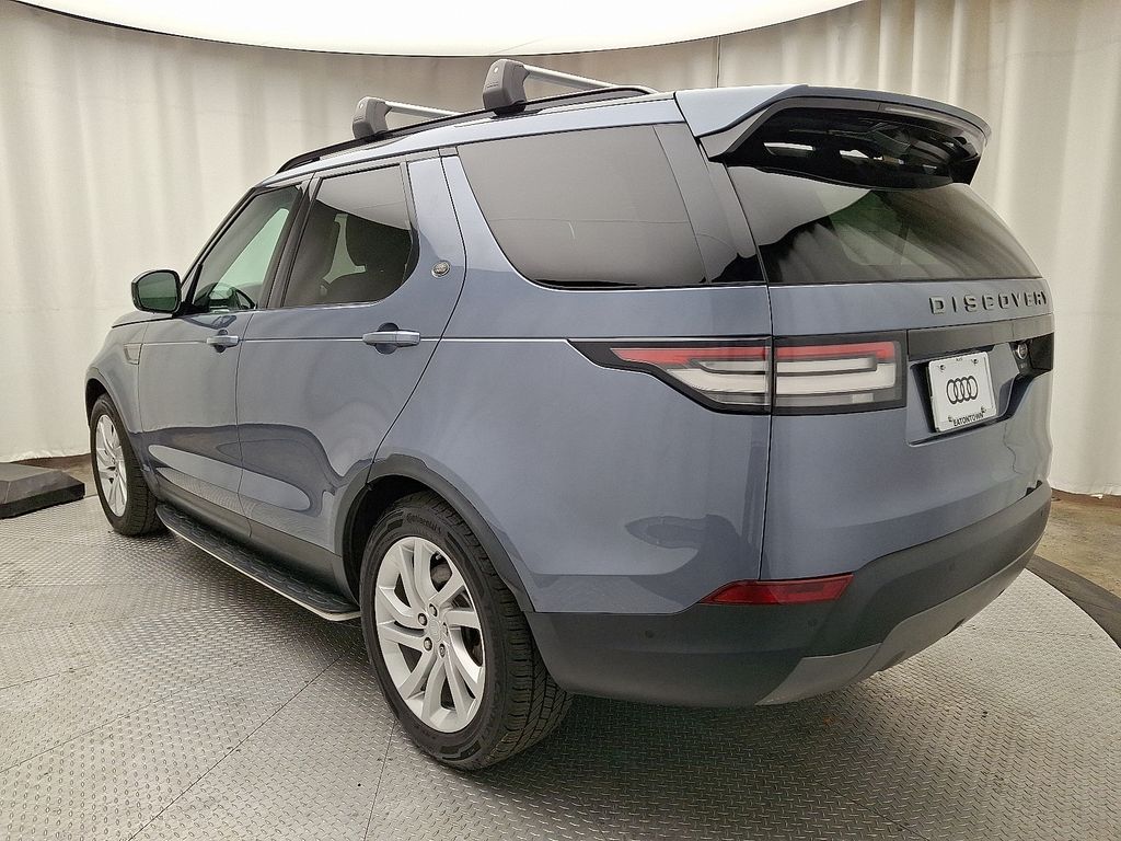 Thumbnail: 2019 Land Rover Discovery - 6