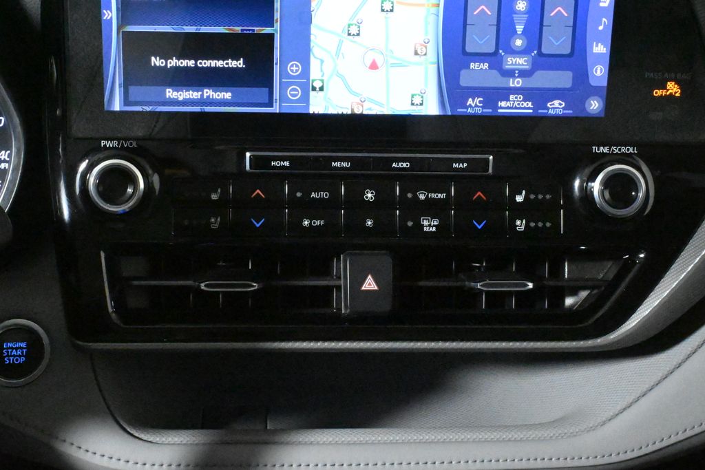 Thumbnail: 2021 Toyota Highlander - 24