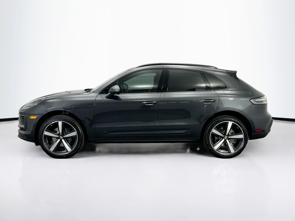 Thumbnail: 2026 Porsche Macan - 2