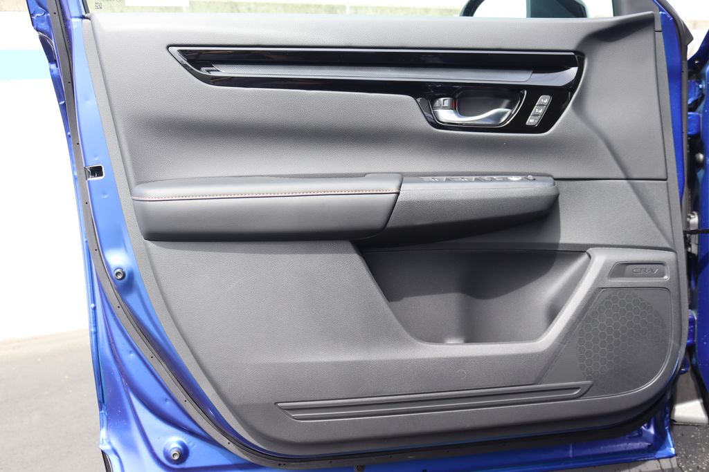 2025 Honda CR-V Sport Touring 29