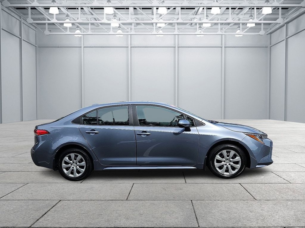 Thumbnail: 2022 Toyota Corolla - 4