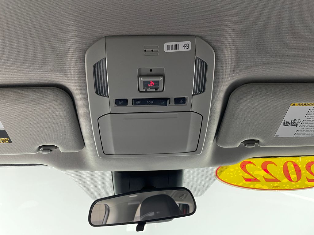 Thumbnail: 2022 Toyota Highlander - 31