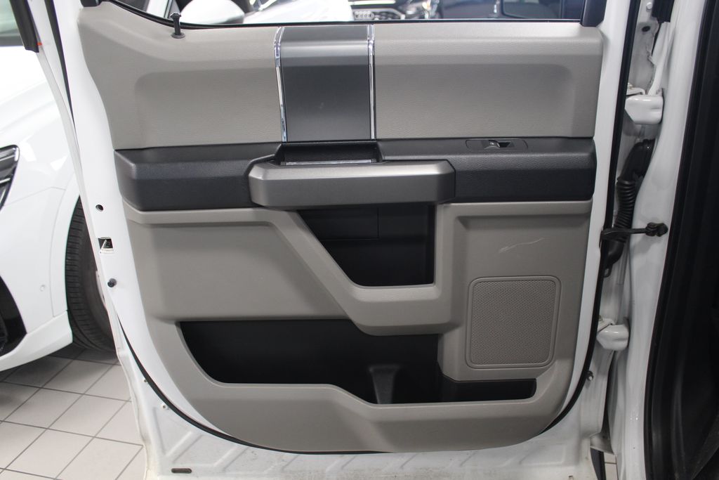 Thumbnail: 2015 Ford F-150 - 21