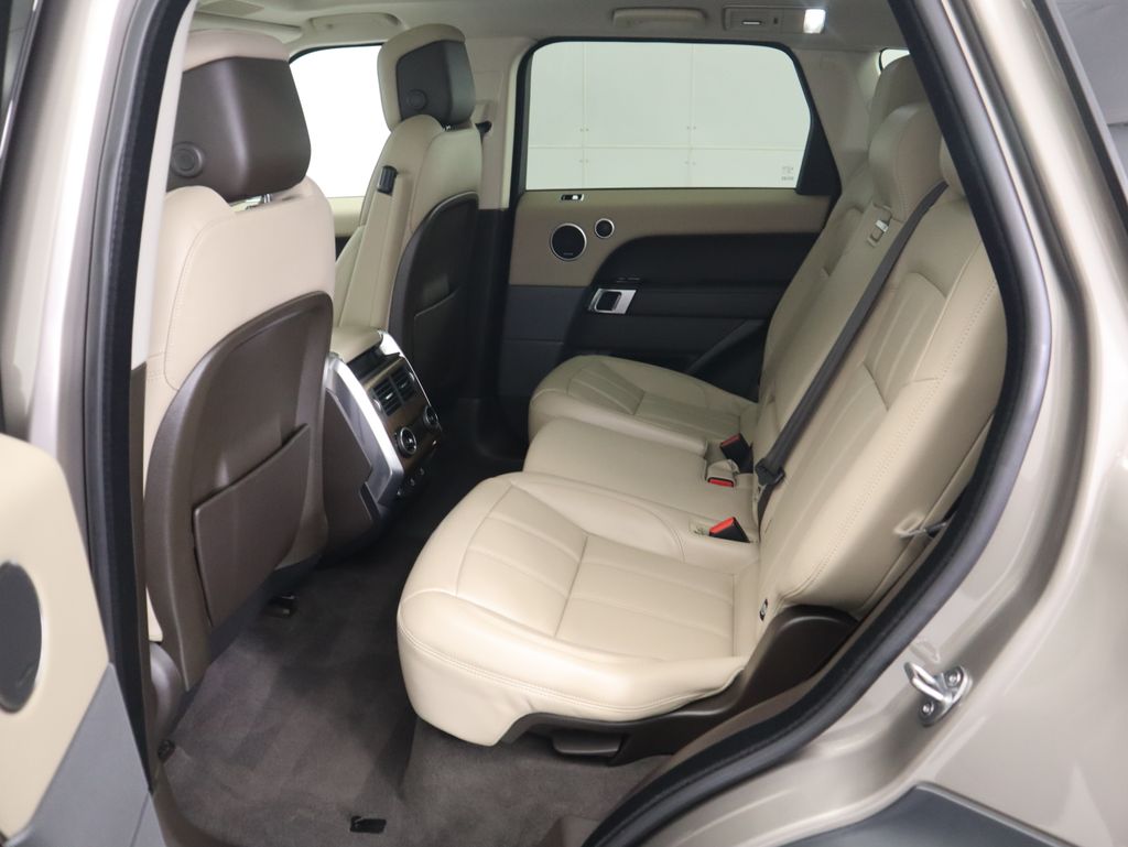 Thumbnail: 2022 Land Rover Range Rover Sport - 22