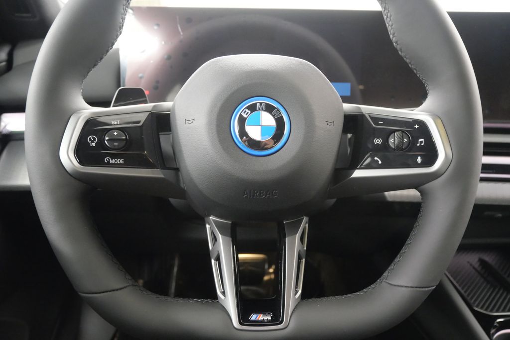 2025 BMW i5 xDrive40 21