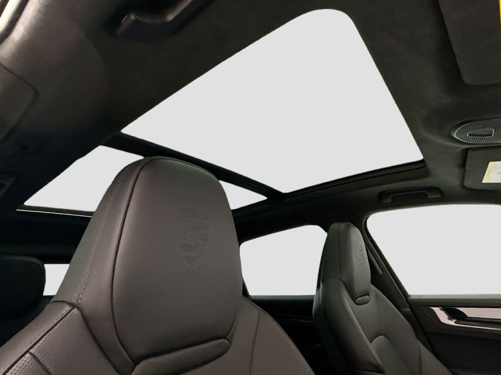 Thumbnail: 2026 Porsche Cayenne - 20