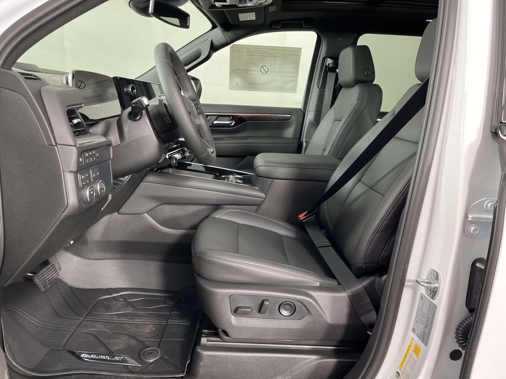 Thumbnail: 2026 Chevrolet Suburban - 26