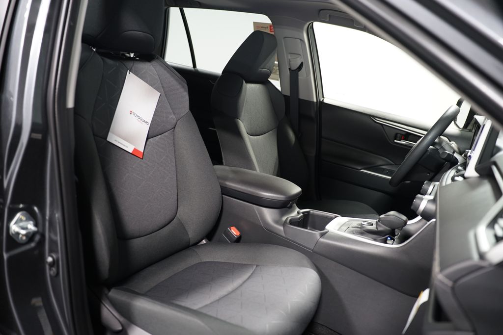Thumbnail: 2025 Toyota RAV4 - 28