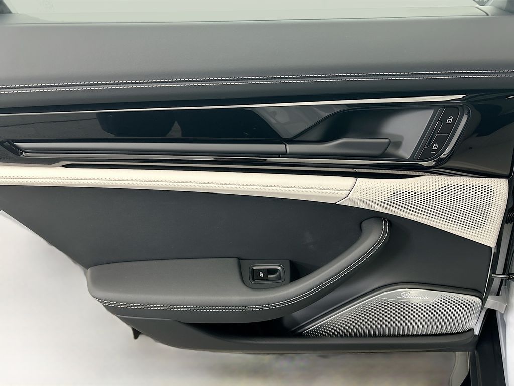 Thumbnail: 2026 Porsche Panamera - 27