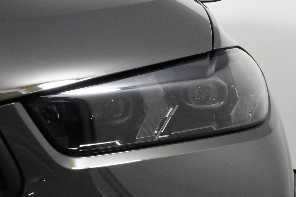 Thumbnail: 2026 BMW X5 - 11