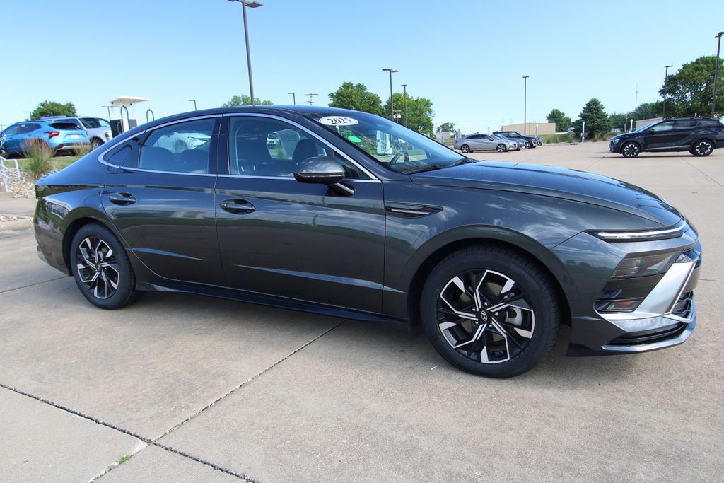 Used 2025 Hyundai Sonata Sedan