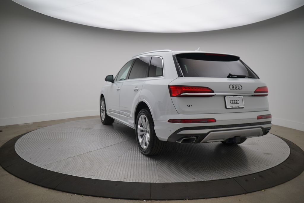 2025 Audi Q7  3