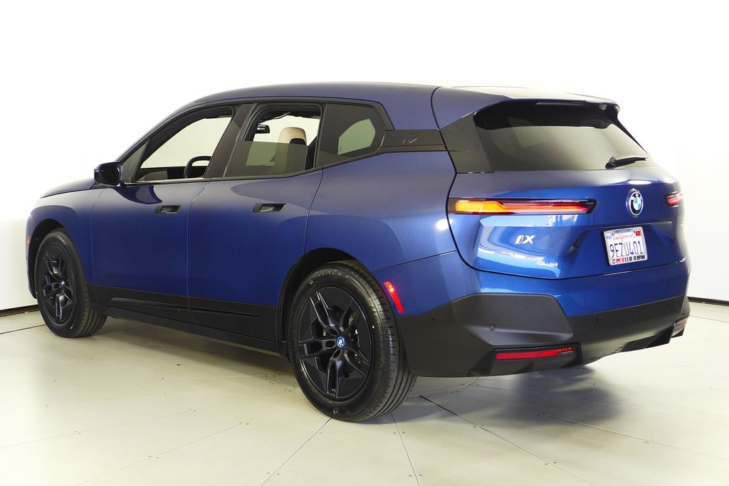 Thumbnail: 2023 BMW iX - 8