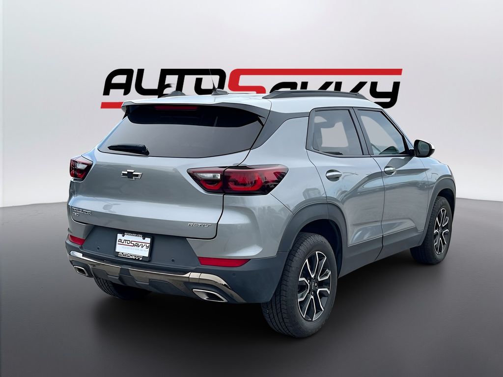 Used 2024 Gray Chevrolet ACTIV image 7