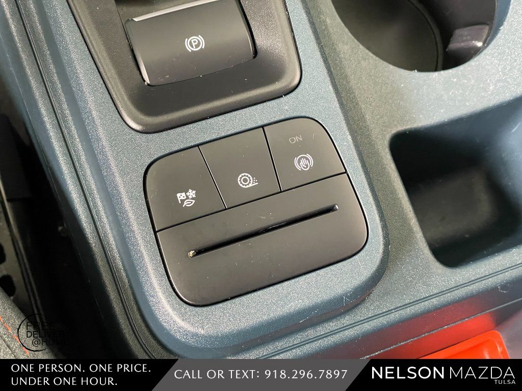 Used 2023 White Ford XLT image 34