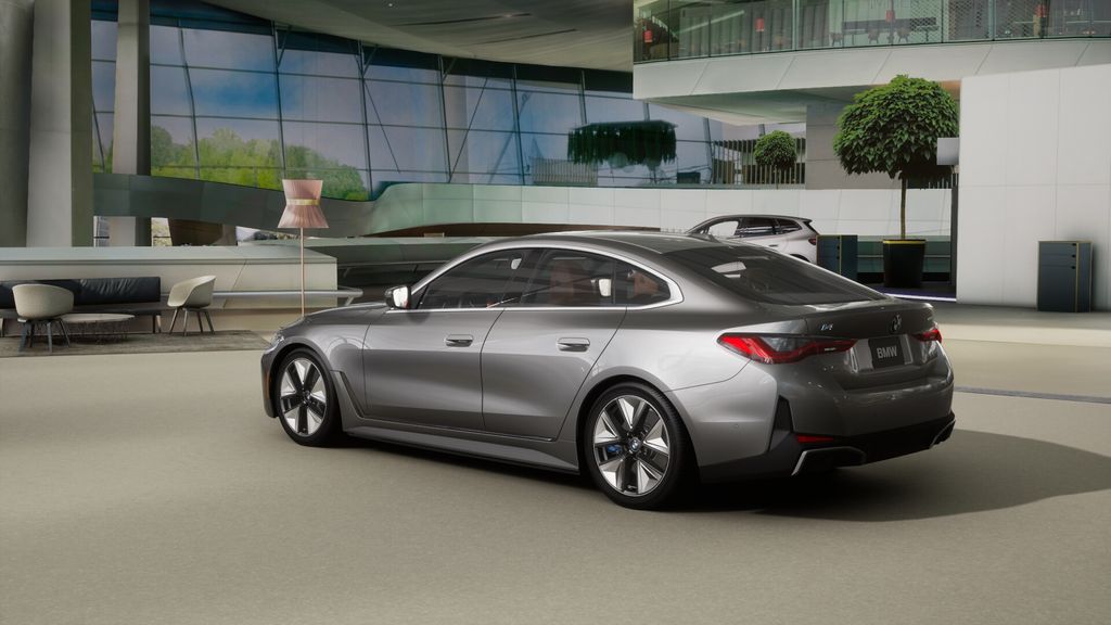 Thumbnail: 2025 BMW i4 - 2