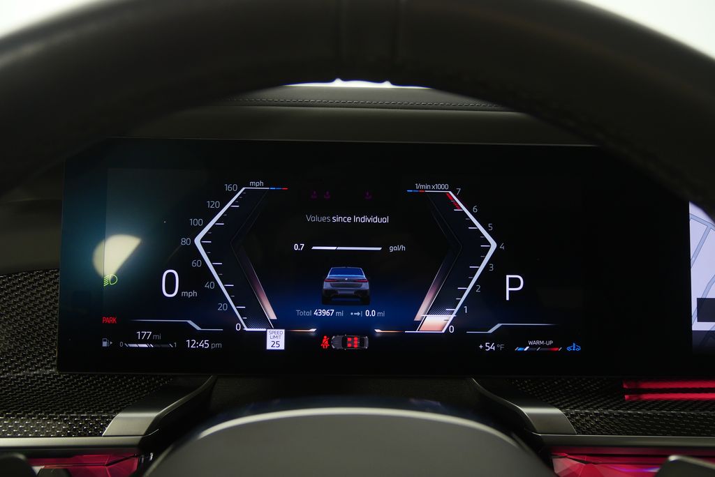 Thumbnail: 2023 BMW 7 Series - 28