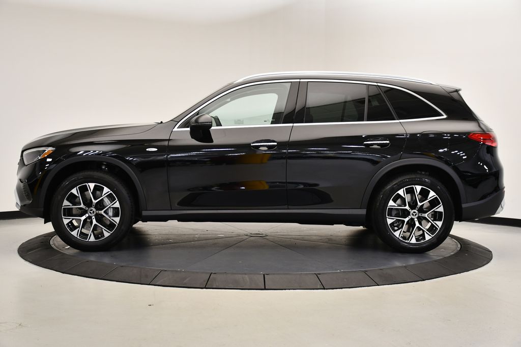 2025 Mercedes-Benz GLC 350 2