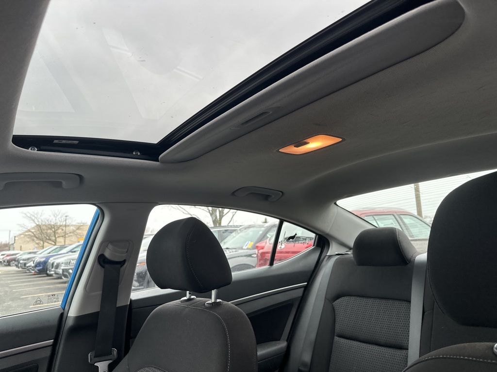 Used 2017 Blue Hyundai Value Edition image 9