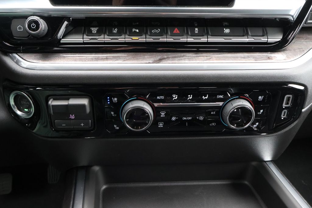 2025 Chevrolet Silverado 3500 LTZ 29