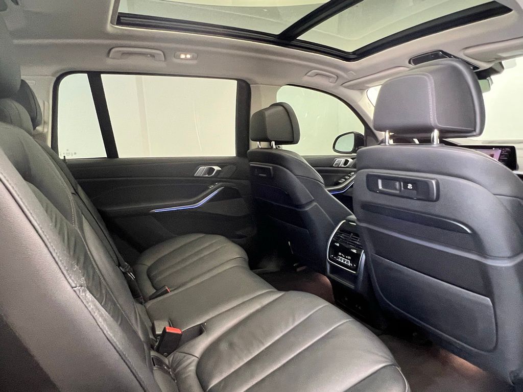 Thumbnail: 2019 BMW X7 - 9