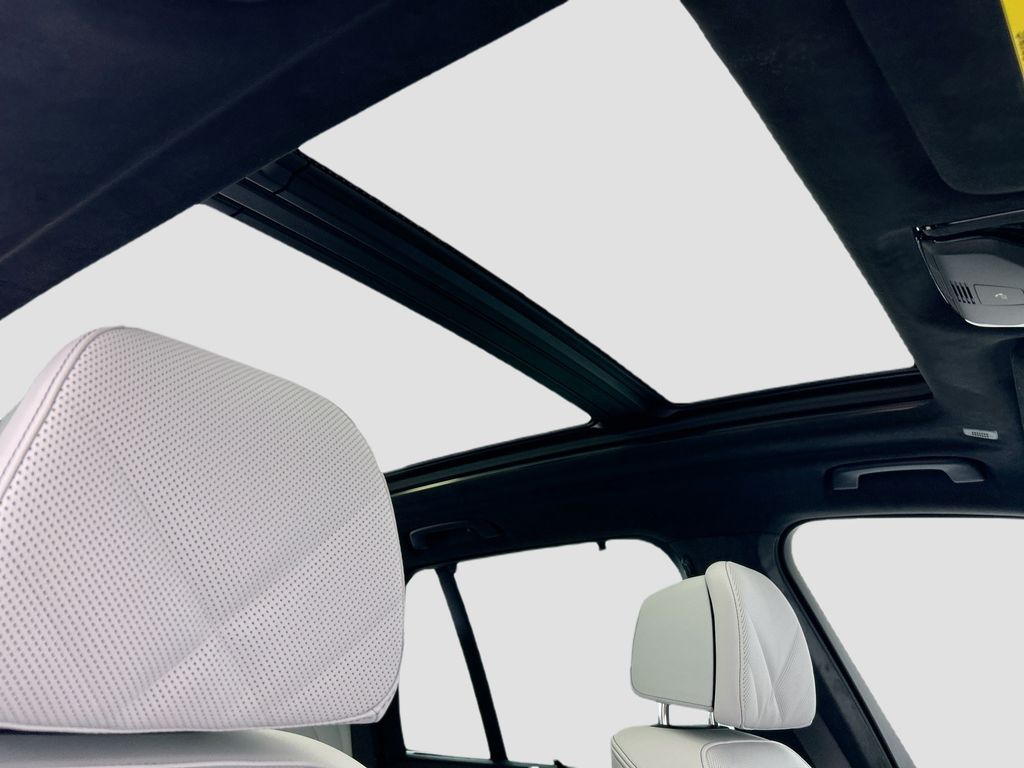 Thumbnail: 2026 BMW X5 - 17