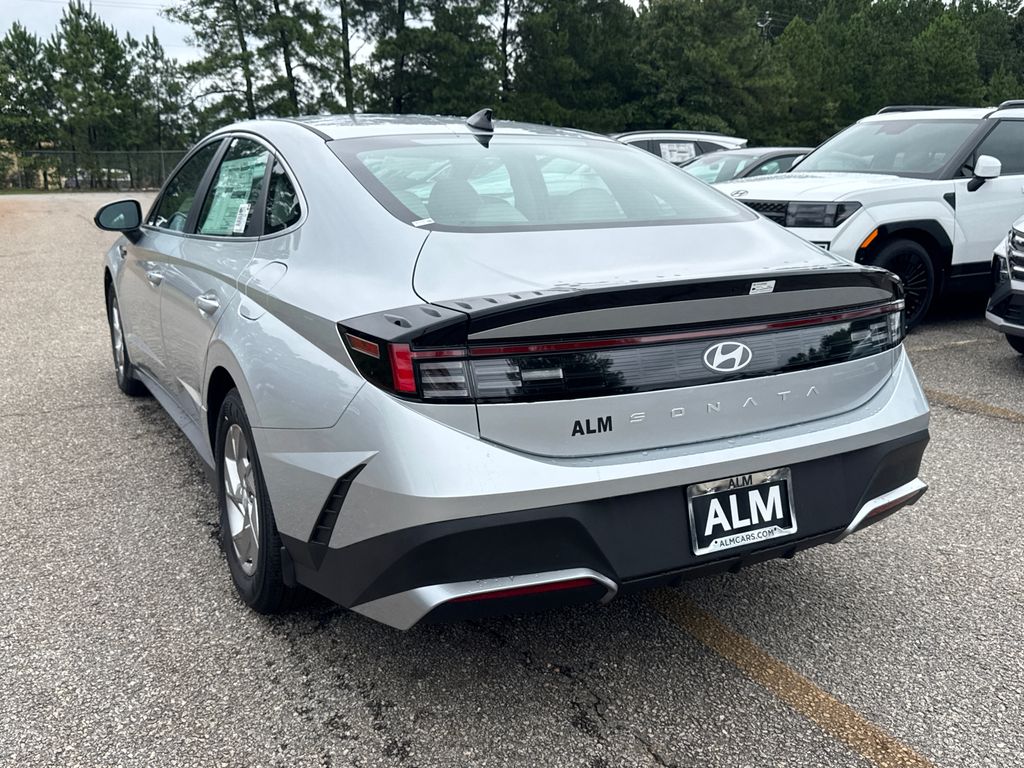 2025 Hyundai Sonata SE photo 3