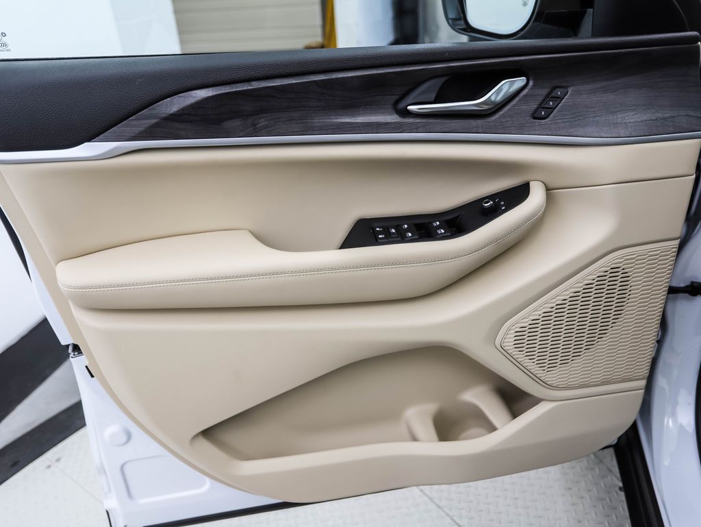 2023 Jeep Grand Cherokee L Limited Edition 9