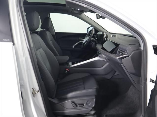 Thumbnail: 2025 Audi Q5 - 22