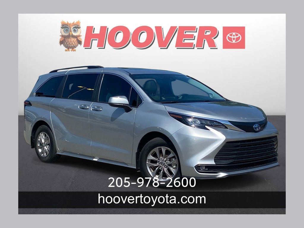 Celestial Silver Metallic 2025 Toyota Sienna Minivan Front-Wheel Drive Continuously Variable Transmission