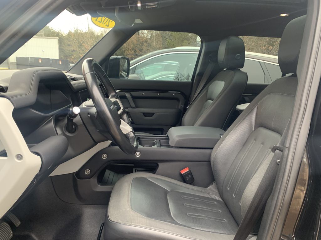 Thumbnail: 2021 Land Rover Defender - 4