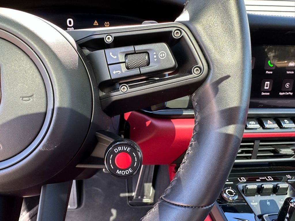 Thumbnail: 2025 Porsche 911 - 18