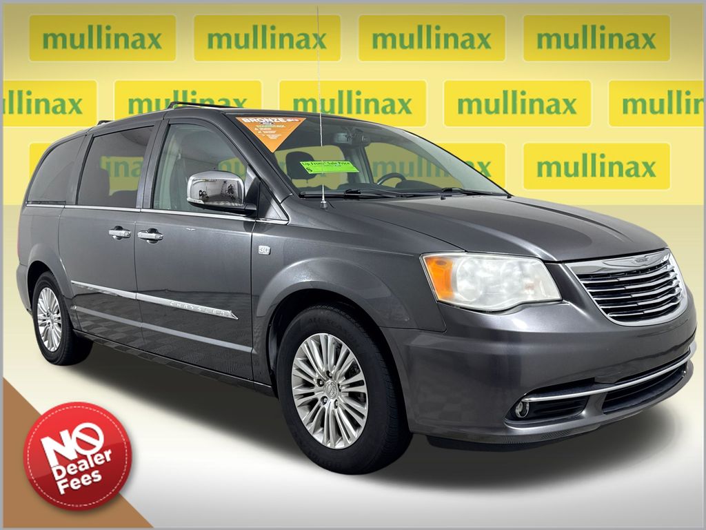  2014 Chrysler Town & Country Touring-L FWD   