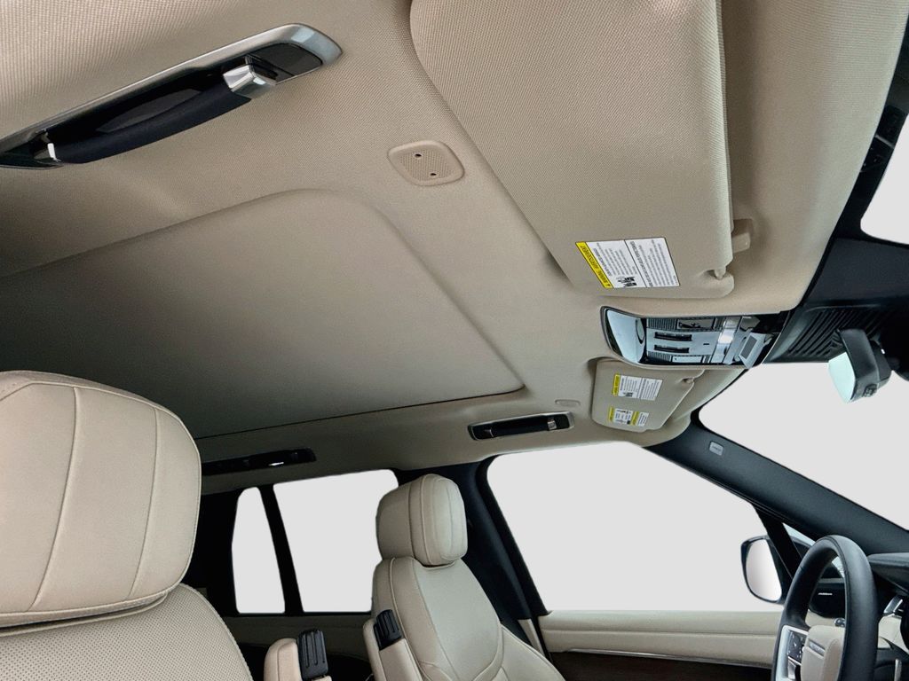 Thumbnail: 2024 Land Rover Range Rover - 17