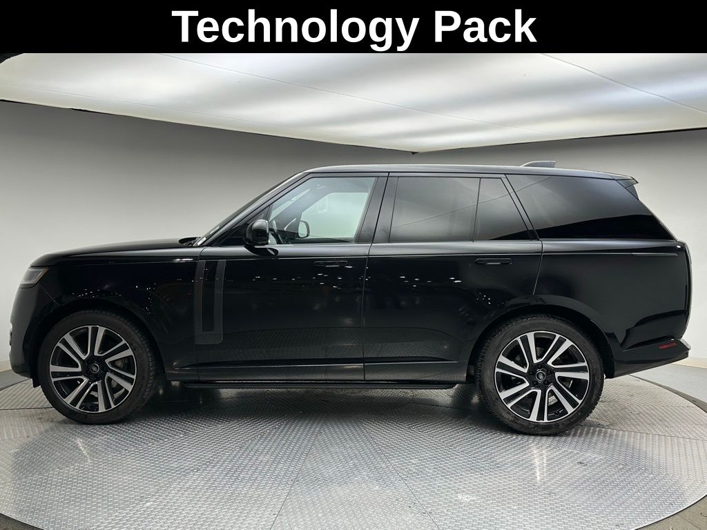 2023 Land Rover Range Rover SE 3