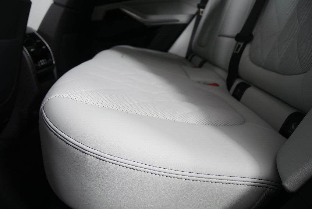 Thumbnail: 2026 BMW X5 - 15