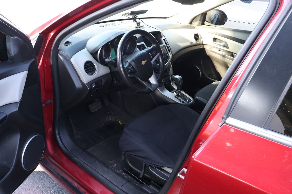 Thumbnail: 2012 Chevrolet Cruze - 11